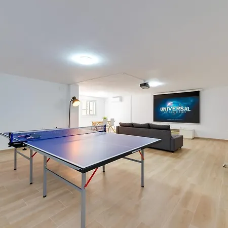 Vb Higueron 4bdr W Pool & Ping Pong