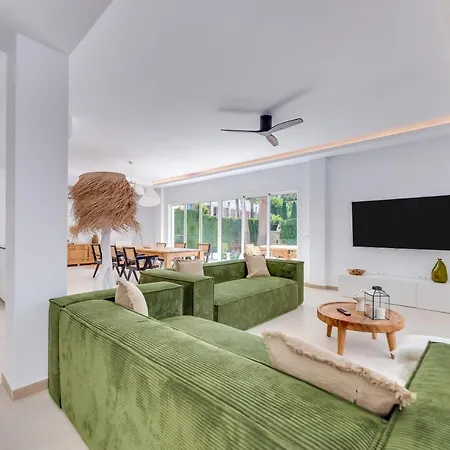 Vb Higueron 4bdr W Pool & Ping Pong Villa *
