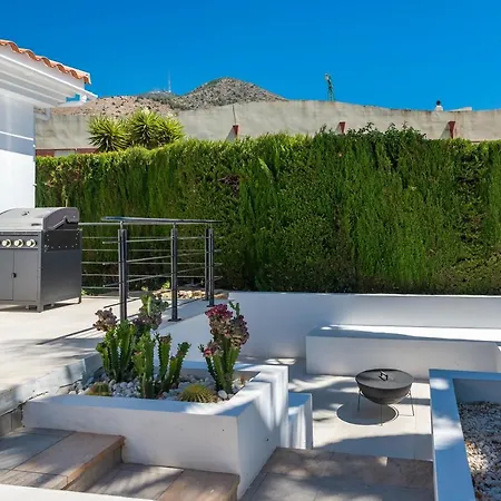 Vb Higueron 4bdr W Pool & Ping Pong